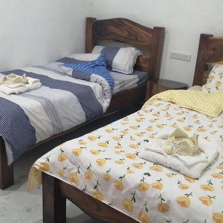 Panda Guest House Coron Exterior photo