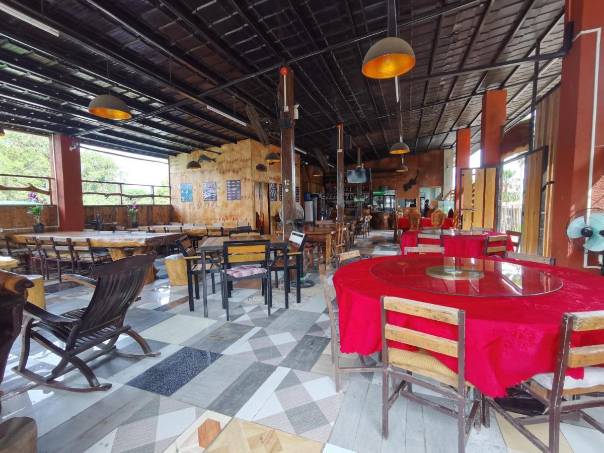 Panda Guest House Coron Exterior photo