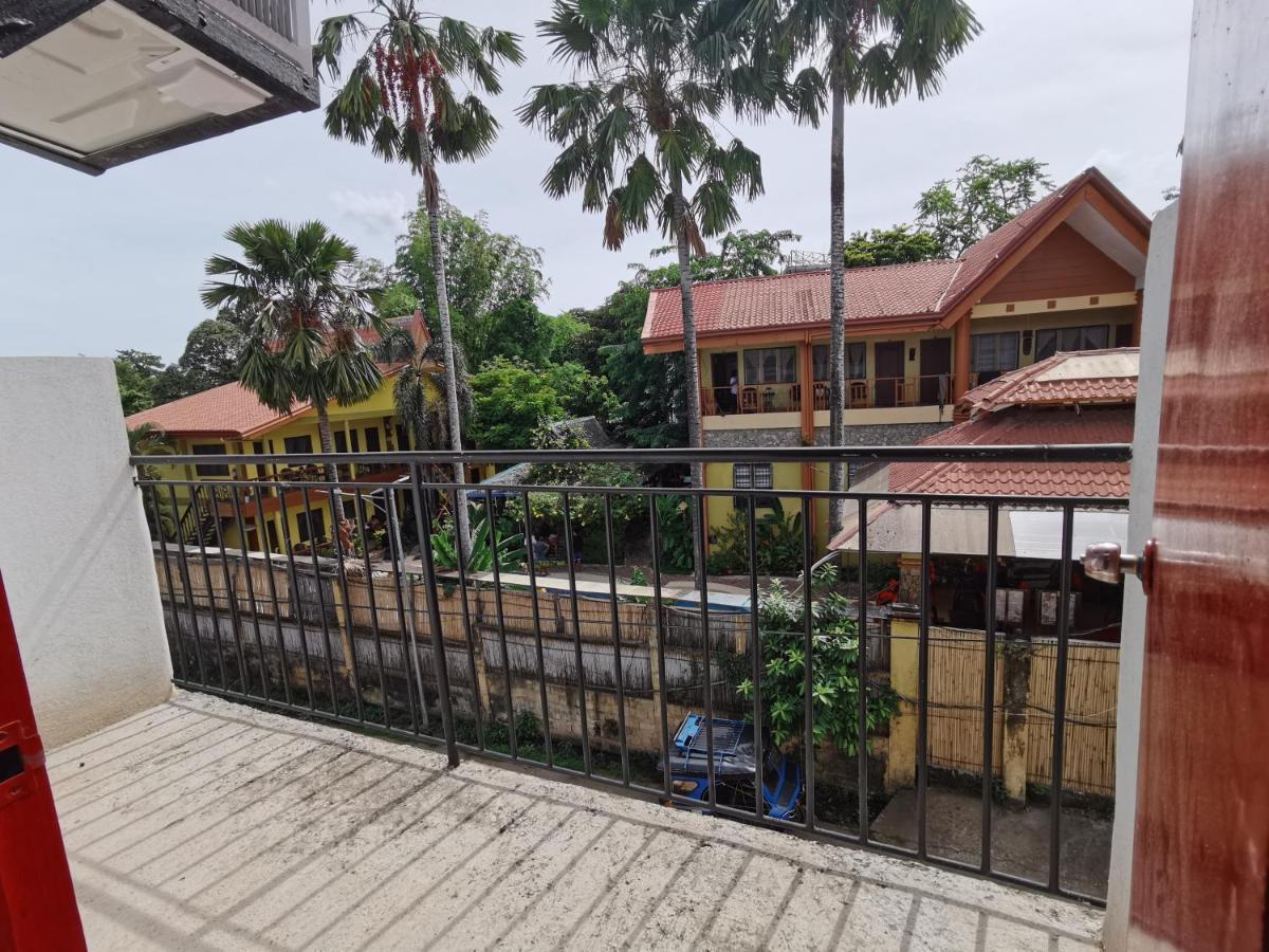 Panda Guest House Coron Exterior photo