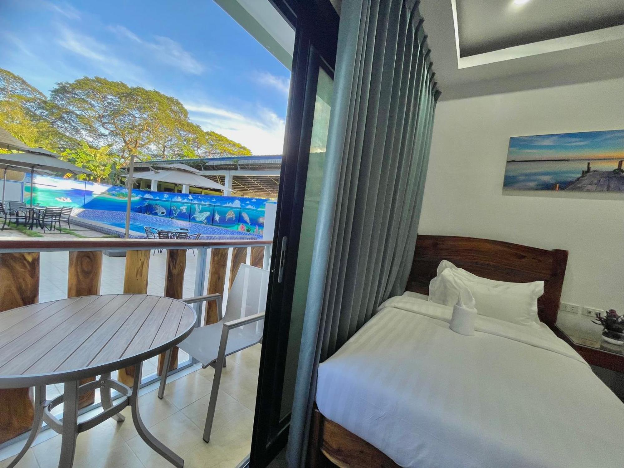 Panda Guest House Coron Exterior photo